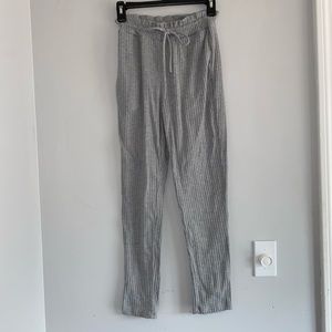 Grey sweatpants/ leggings